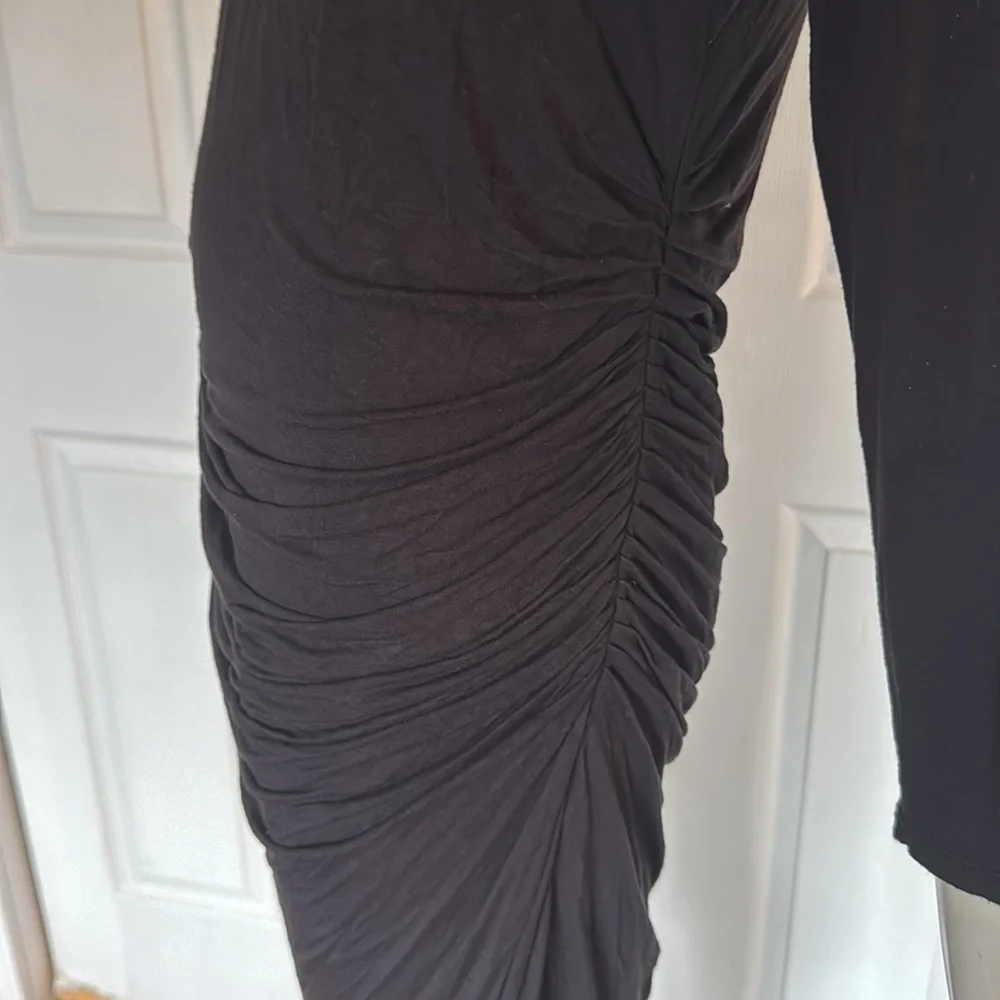 VENUS Elegant Black Long Sleeve ruched Dress - Picture 8 of 8